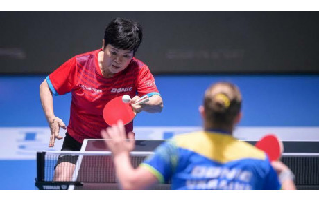 L'incroyable Ni Xia Lian (61 ans) frappe encore aux Championnats d'Europe !